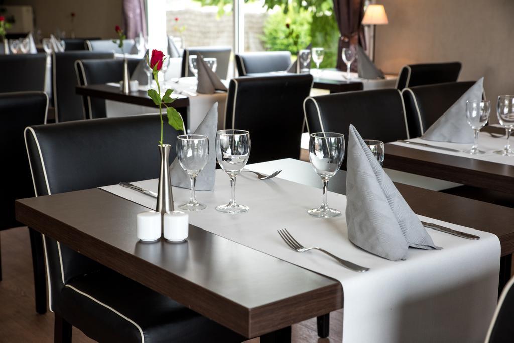Logis Hotel Restaurant Des Chateaux Azay-le-Rideau Bagian luar foto