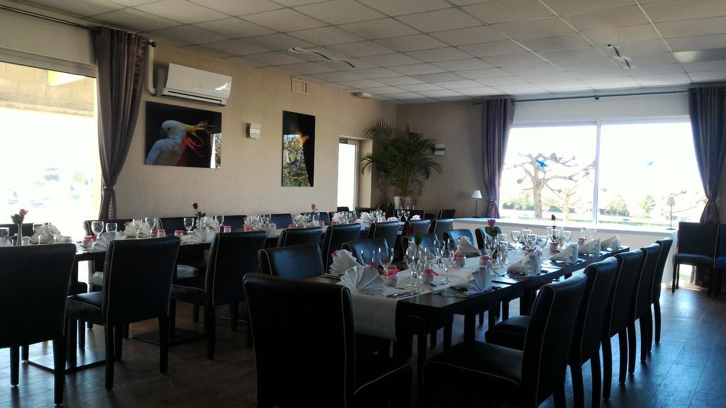 Logis Hotel Restaurant Des Chateaux Azay-le-Rideau Bagian luar foto