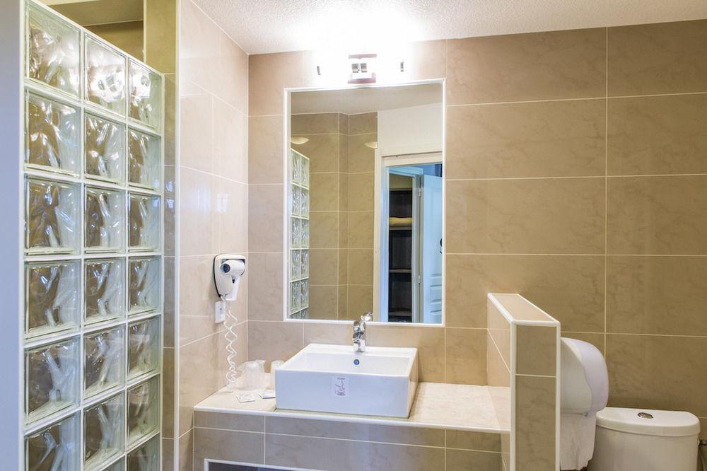Logis Hotel Restaurant Des Chateaux Azay-le-Rideau Bagian luar foto